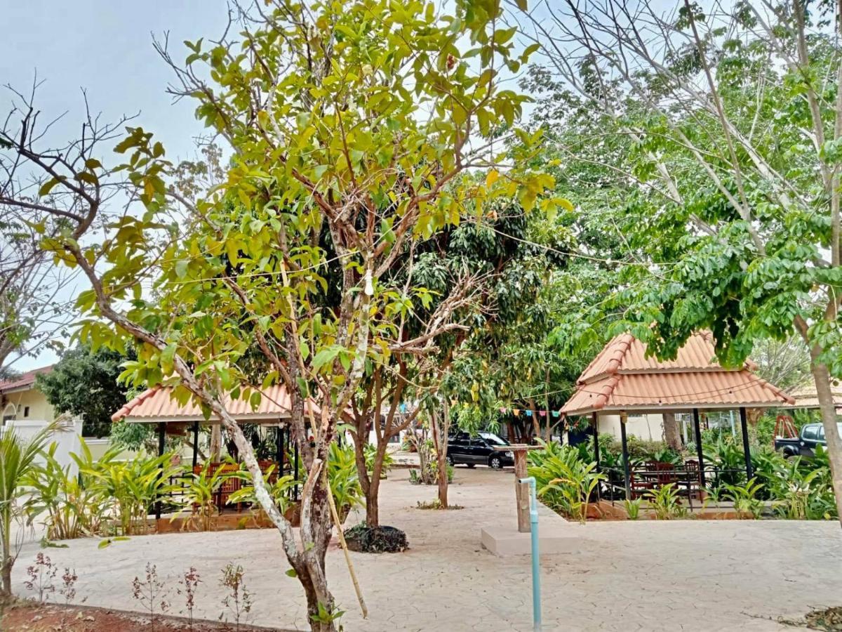 Erawan Guesthouse ปากเซ ภายนอก รูปภาพ