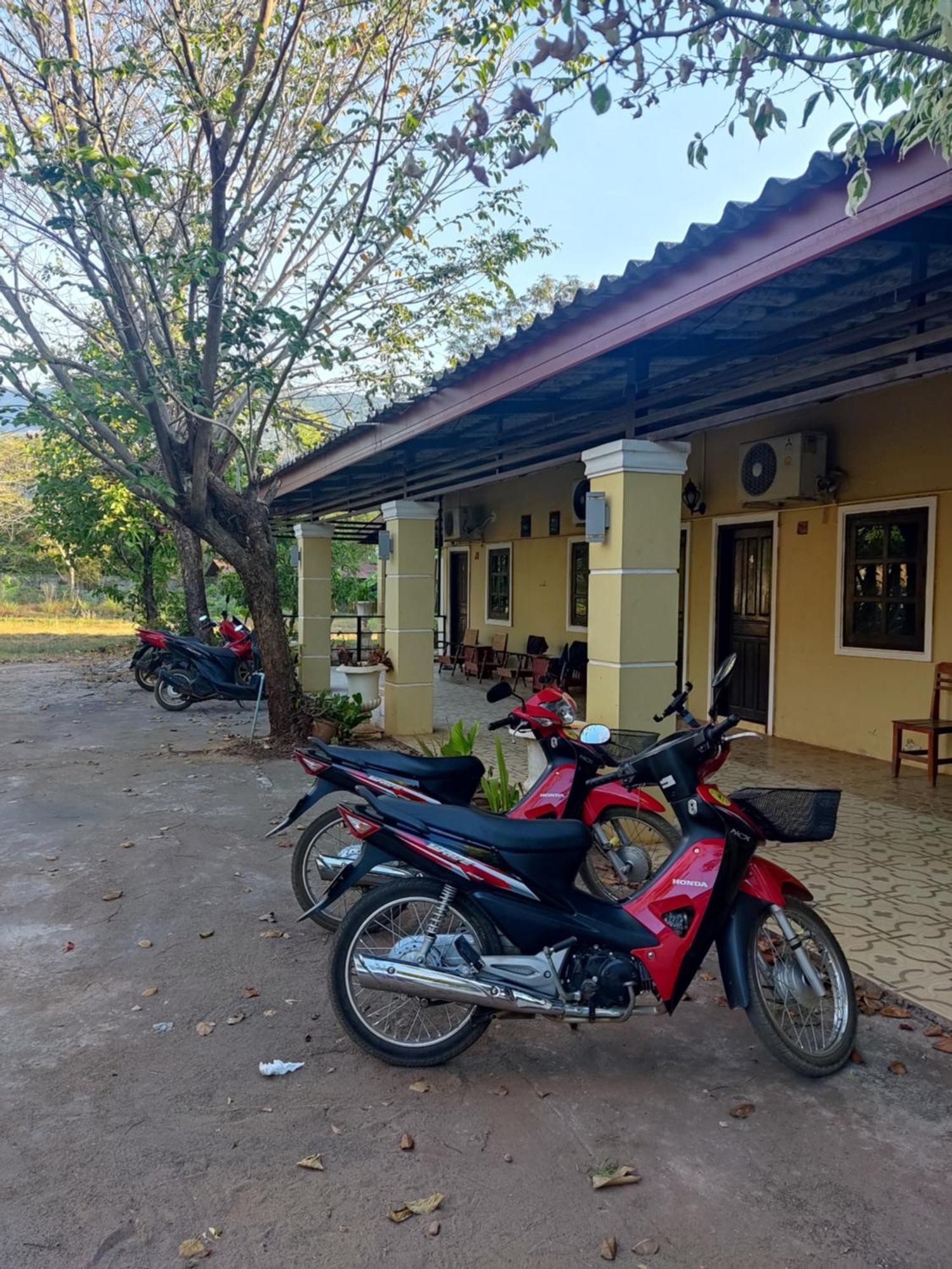 Erawan Guesthouse ปากเซ ภายนอก รูปภาพ