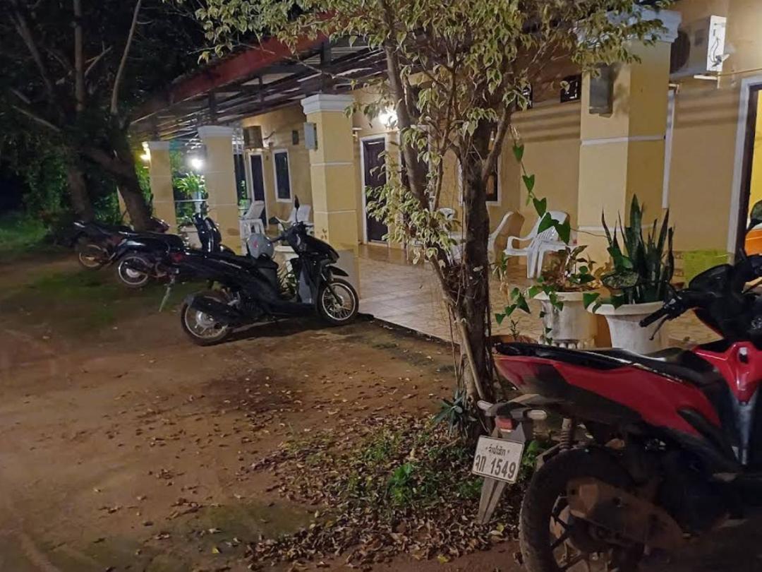 Erawan Guesthouse ปากเซ ภายนอก รูปภาพ