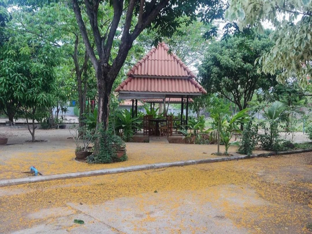 Erawan Guesthouse ปากเซ ภายนอก รูปภาพ