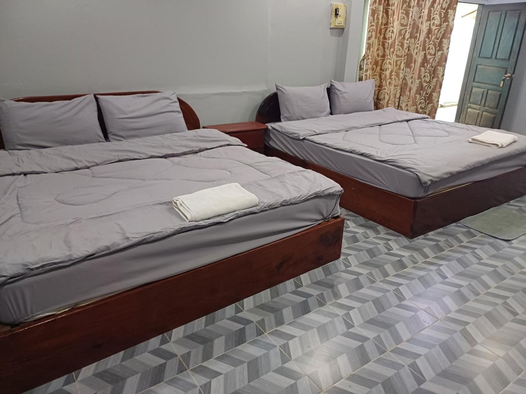 Erawan Guesthouse ปากเซ ภายนอก รูปภาพ